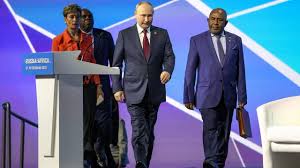 Sommet Russie-Afrique: Poutine prêt «à fournir gratuitement» des céréales à six pays africains