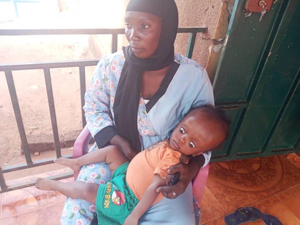 Kankan : S.O.S. pour Kadiatou Bangoura, victime d’hydrocéphalie.