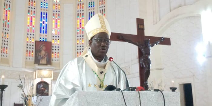 Noël : l’archevêque de Conakry appelle à la prière pour les victimes de l’explosion de Kaloum