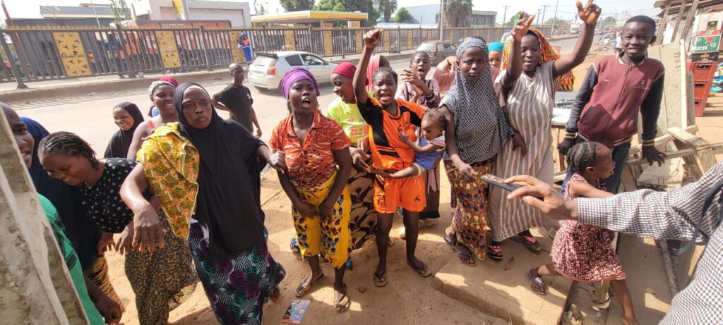 Manque d’électricité : Manifestation des femmes de Matoto Khabitaya