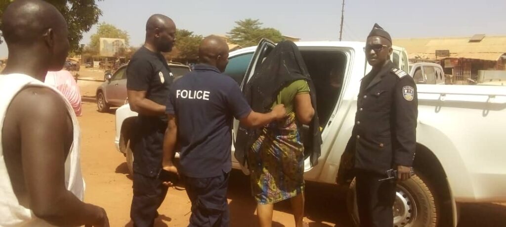 Mariée depuis 20 ans et sans enfant, Djaka Cissé tente de voler un bébé pour tromper son mari