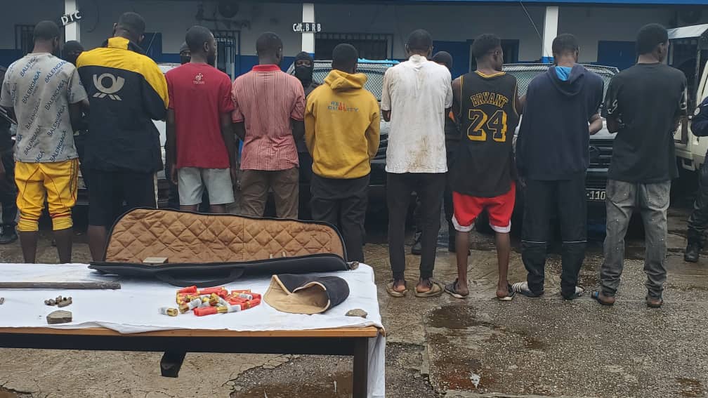 Urgent : la police présente dix présumés auteurs de l’assassinat d’ Elhadji Hassimiou Diallo à Cobaya Kinifi