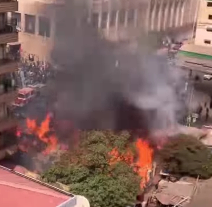 Incendie à Kaloum : les pompiers maîtrisent la situation
