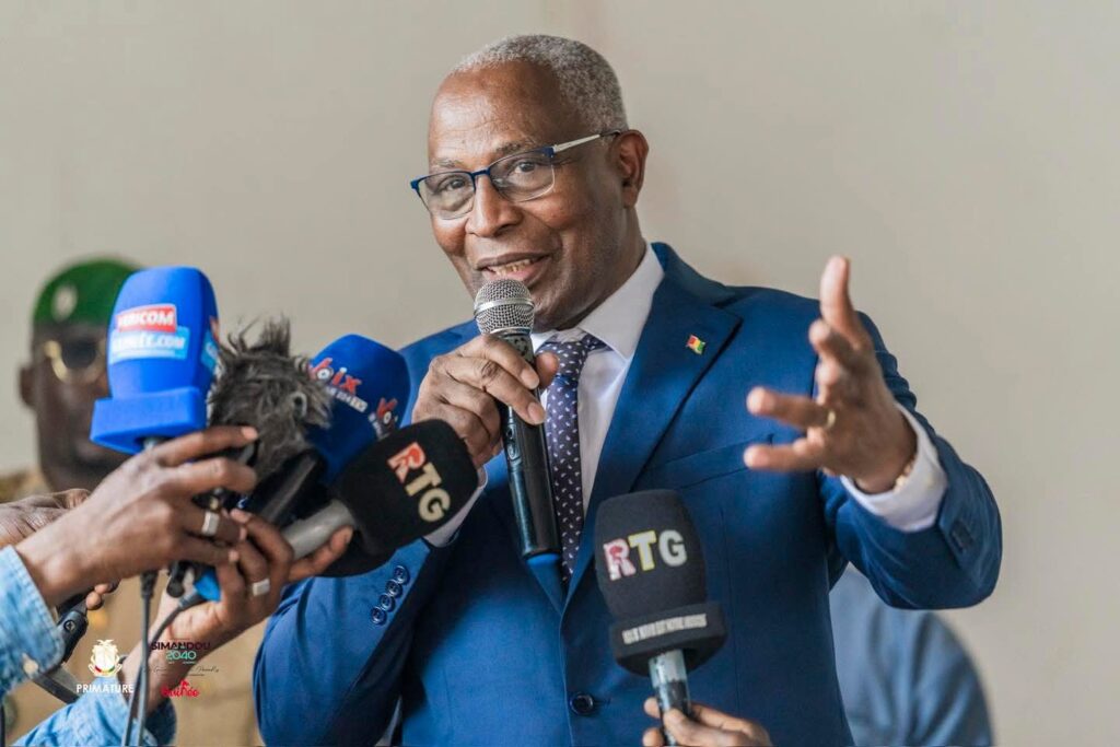 Kaloum : Le Premier ministre lance la campagne de vulgarisation du projet de nouvelle Constitution