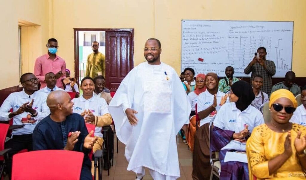 COMMUNAUTE DE PRATIQUE EN LEADERSHIP DANS L’EDUCATION EN AFRIQUE: Aboubacar Mandela CAMARA, désigné Coordinateur