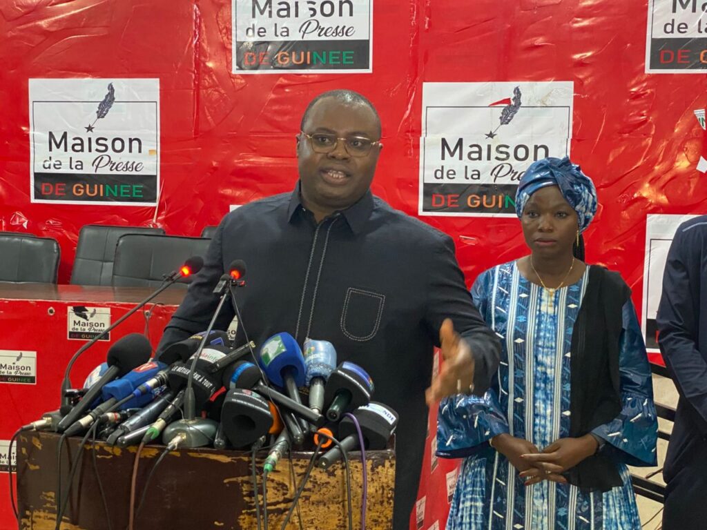 Bernard Gomou affiche son soutien à la nouvelle Constitution
