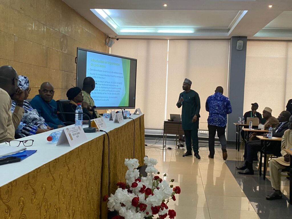 Guinée : La DGE présente le fichier électoral final et annonce la distribution des cartes d’électeurs