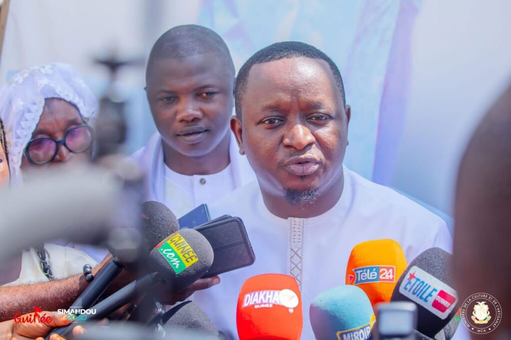 Kaloum : la Jeunesse Présidentielle de Guinée prie pour la paix et appelle à la candidature du Général Mamadi Doumbouya