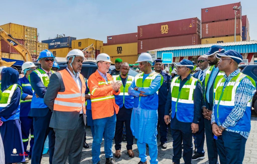 Amadou Oury Bah en visite au Port autonome de Conakry pour accélérer la modernisation des infrastructures