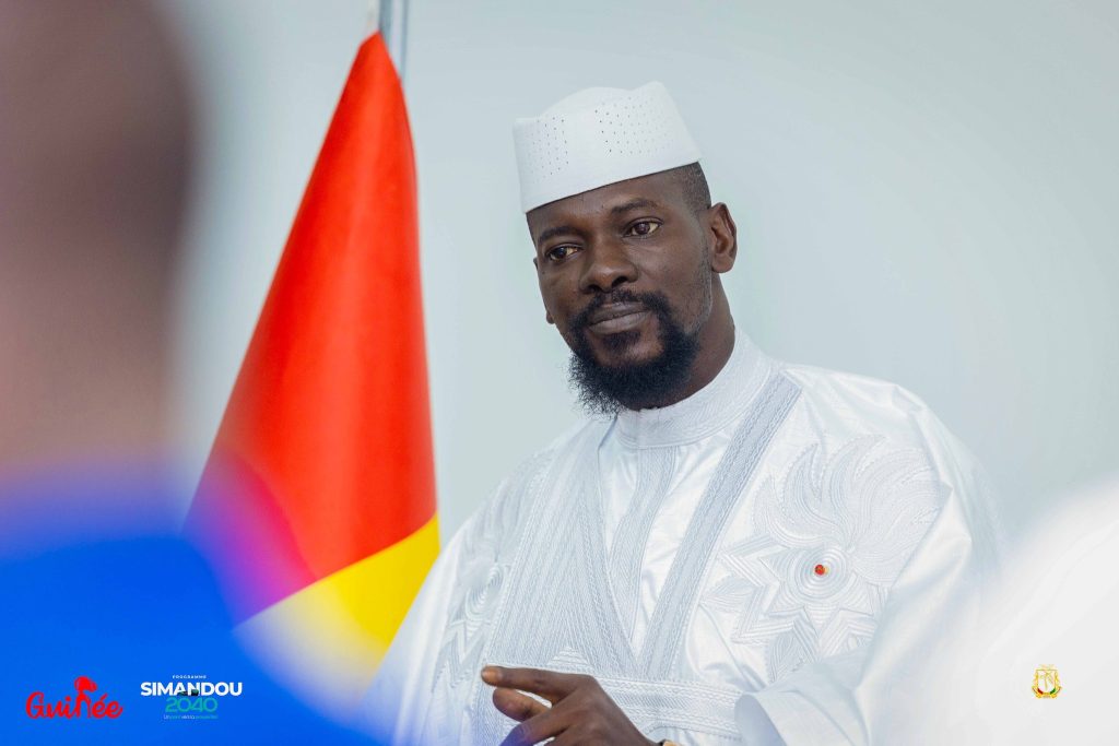Guinée : Mamadi Doumbouya justifie l’évacuation sanitaire de Damaro Camara et Kassory Fofana