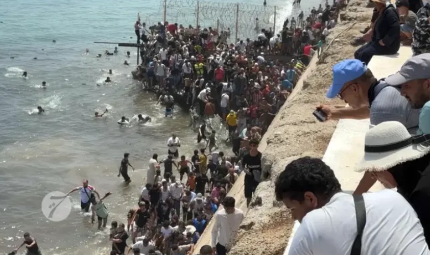 Ceuta placée en alerte maximale après une tentative massive d’entrée de migrants