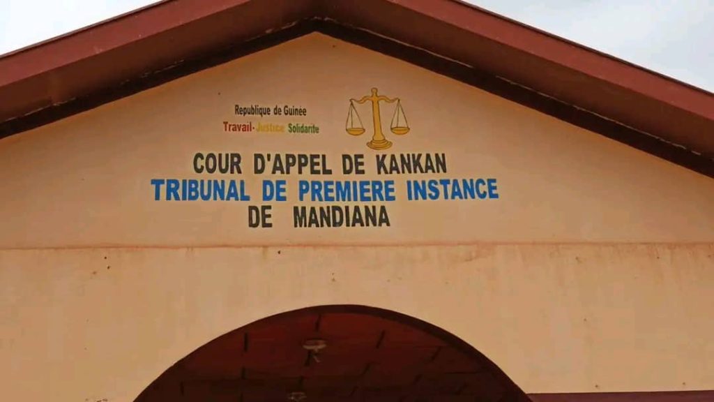 Viol à Mandiana : « Ils m’ont emmenée en brousse, et m’ont violée à tour de rôle », dixit la victime de 13 ans à huis clos.
