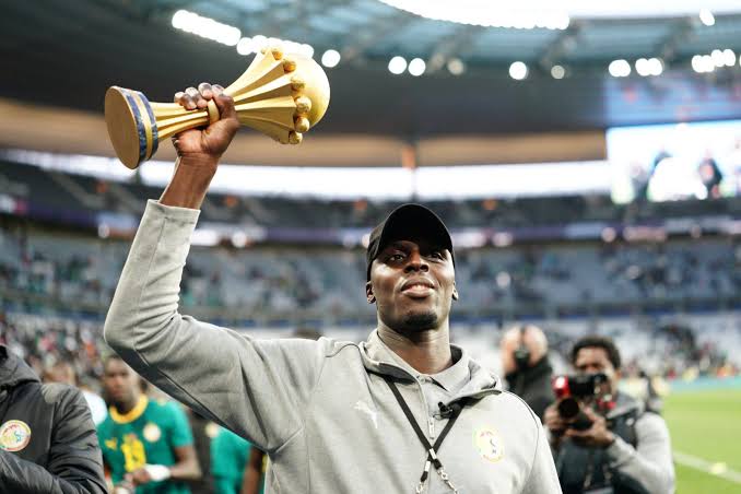 Après huit ans avec les Lions, Édouard Mendy dit stop