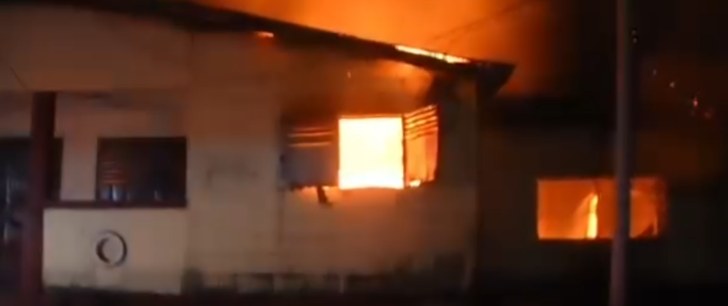 Dubréka : un incendie ravage une partie du bloc administratif de Khorira