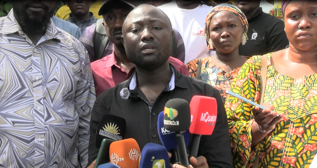 Les enseignants contractuels de Conakry débrayent et crient à la trahison syndicale